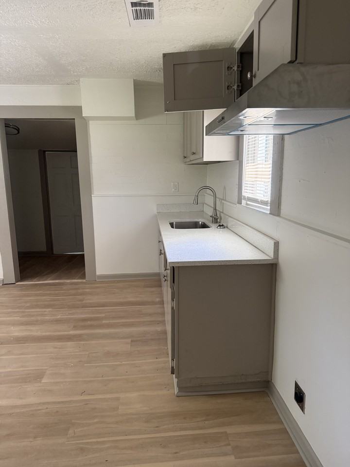 4605 Gilbert Ave #1 - Photo 5 of 7