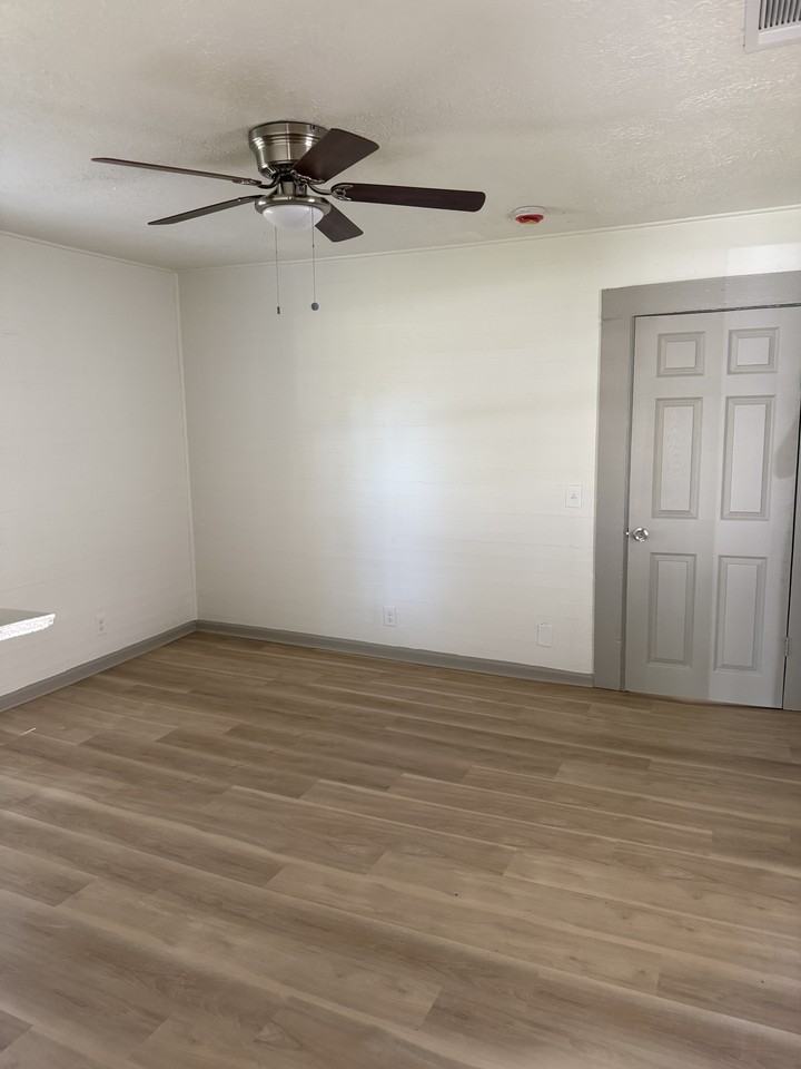 4605 Gilbert Ave #1 - Photo 6 of 7