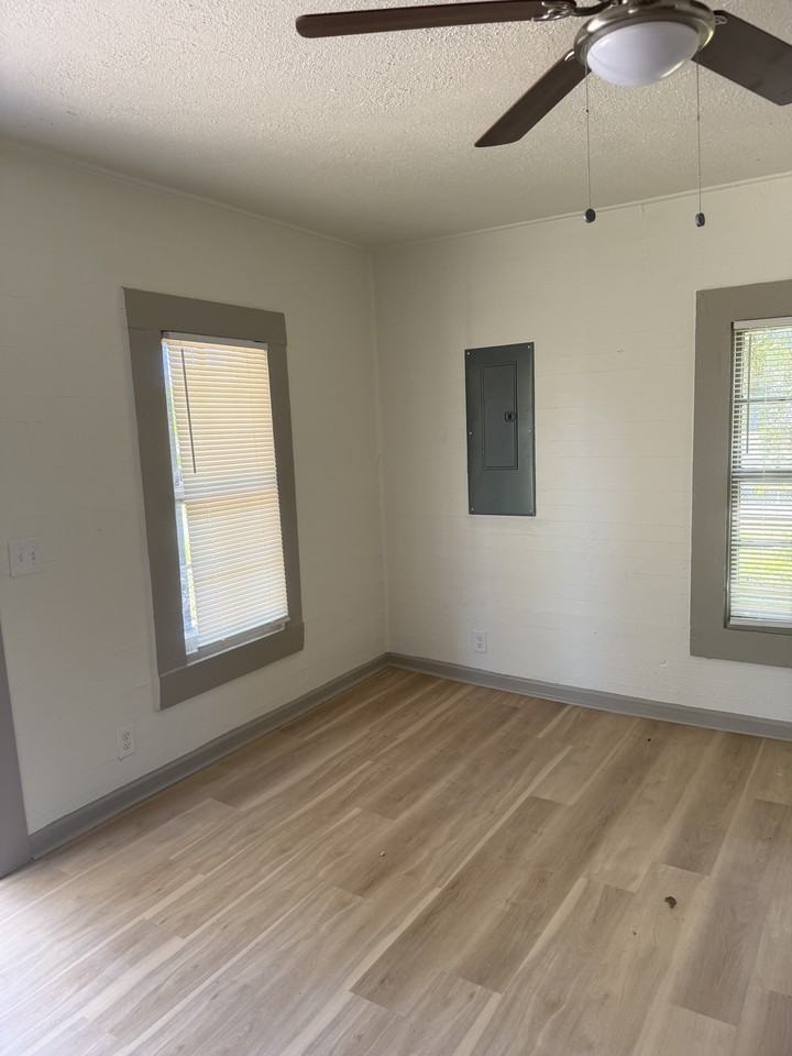 4605 Gilbert Ave #1 - Photo 7 of 7