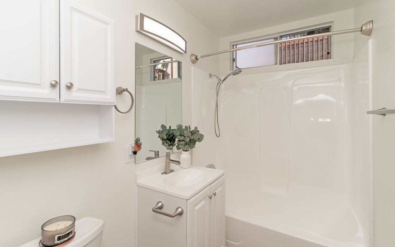 Olive Tree Manor - Photo 5 of 25