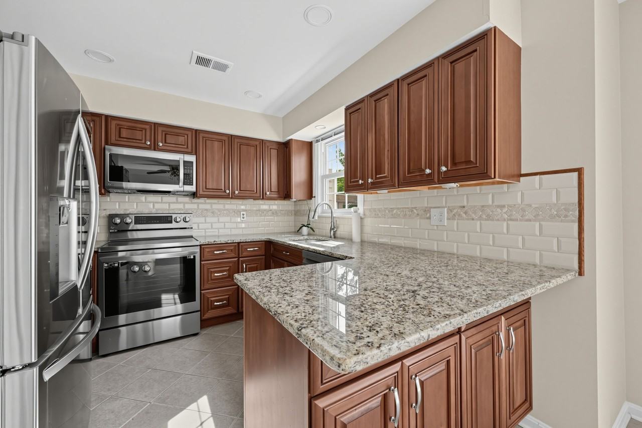7427 Salford Ct #1 - Photo 7 of 25