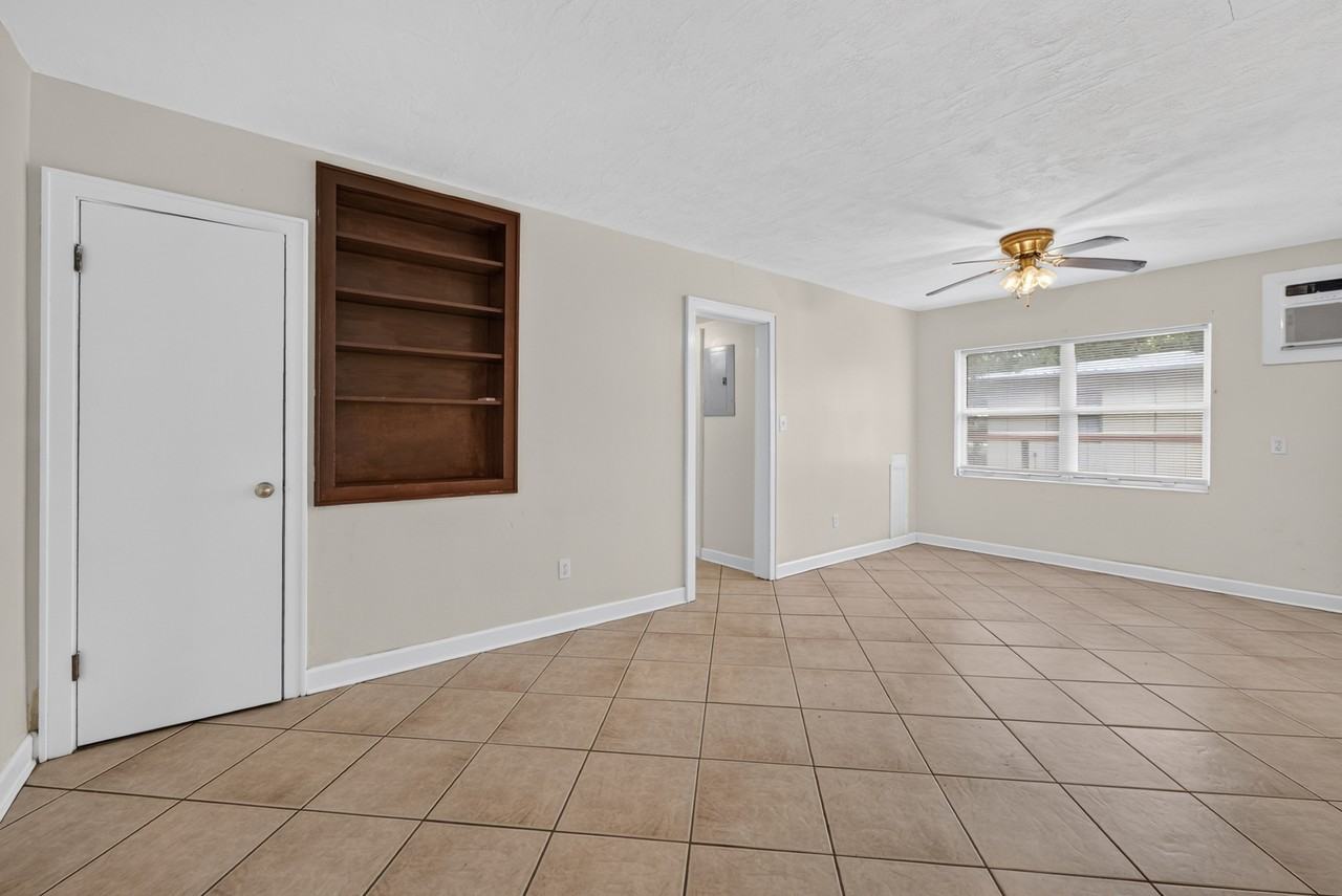 2408 Gillis St #1 - Photo 4 of 19
