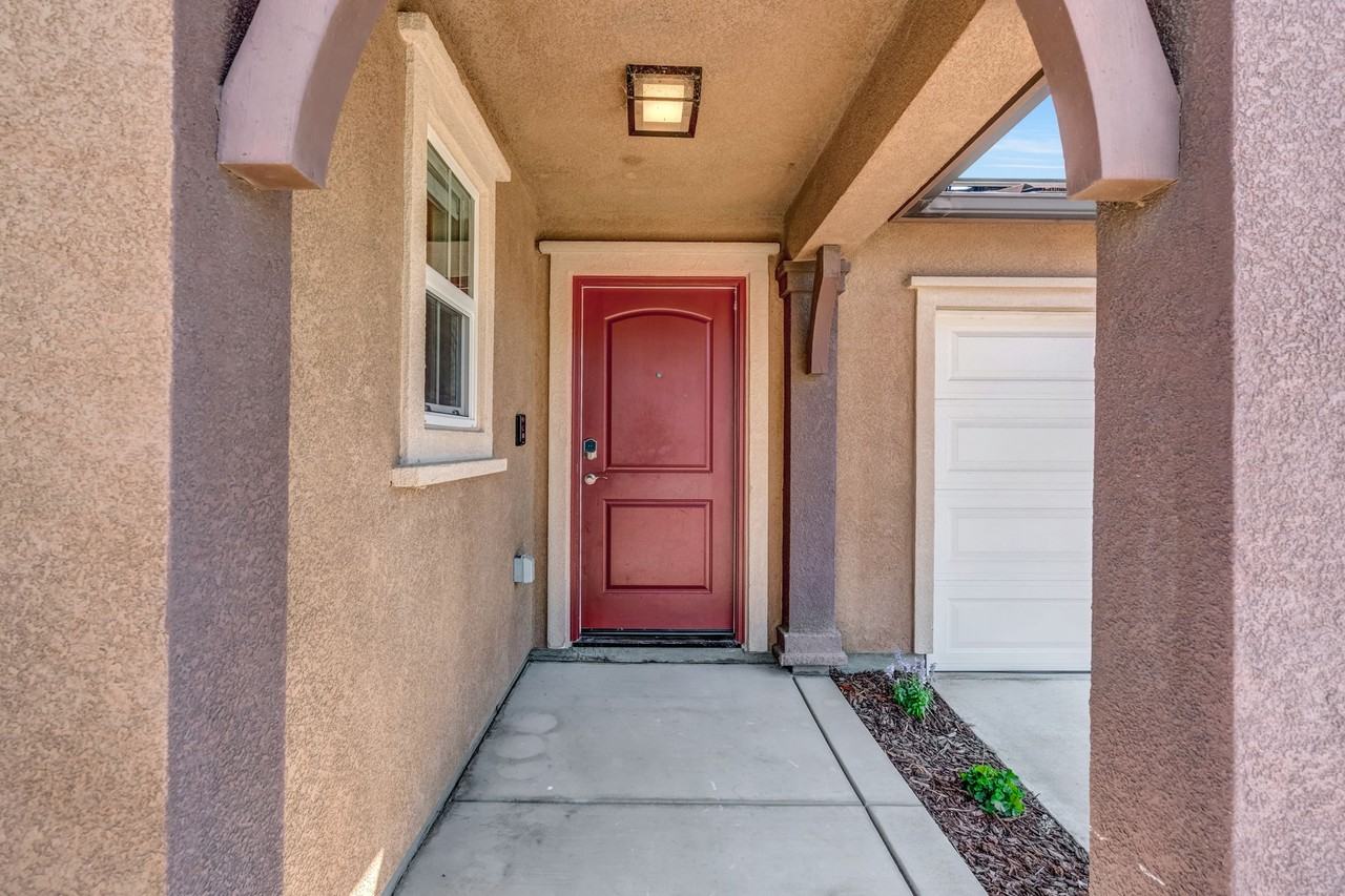 511 S Bundy Dr #NA - Photo 3 of 24