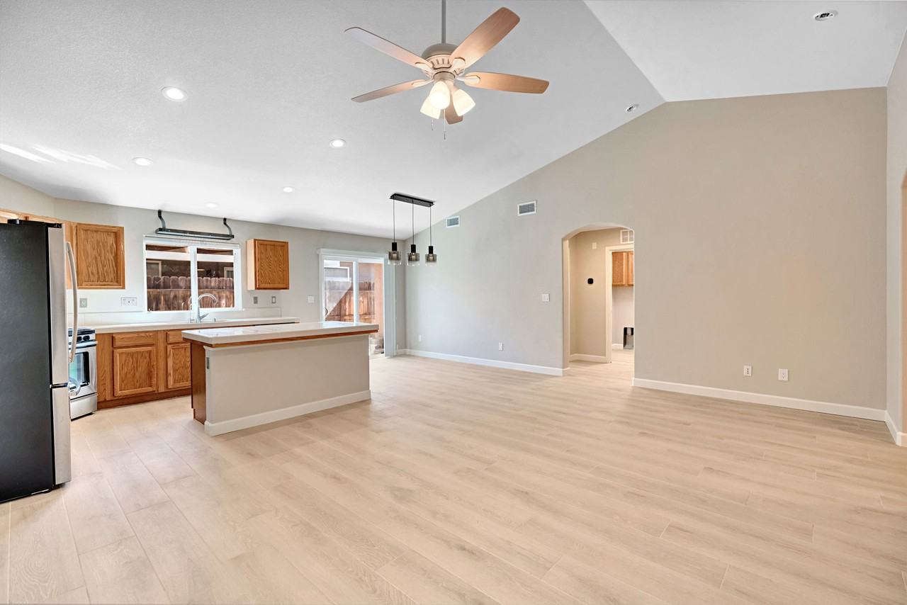511 S Bundy Dr #NA - Photo 6 of 24