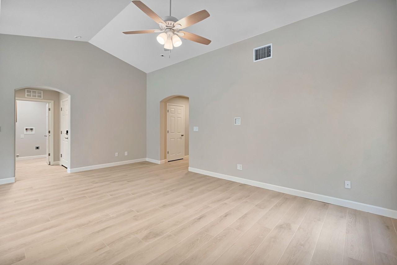 511 S Bundy Dr #NA - Photo 7 of 24
