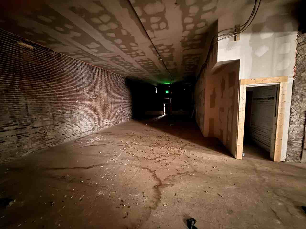 393 Main St - Photo 4 of 9