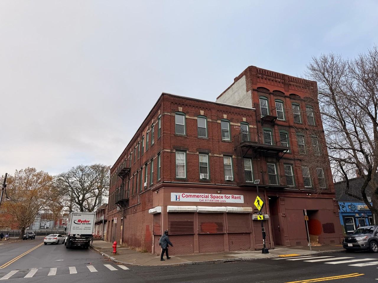 393 Main St - Photo 5 of 9