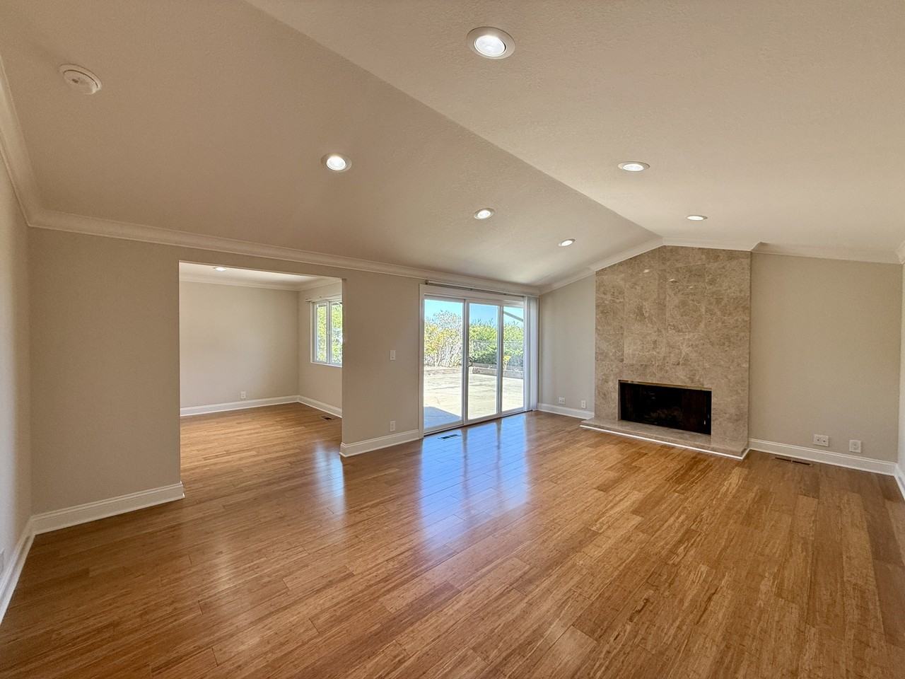 2917 Arguello Dr #MAIN - Photo 3 of 37