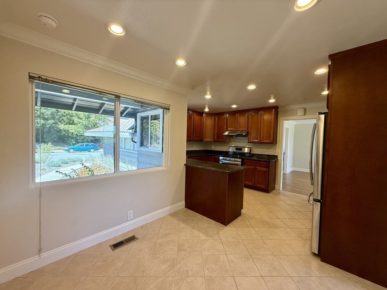 2917 Arguello Dr #MAIN - Photo 7 of 37