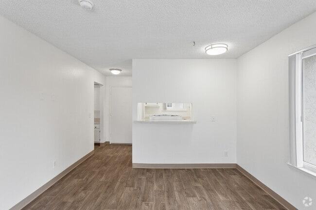 2580 Fontaine Rd - Photo 5 of 26