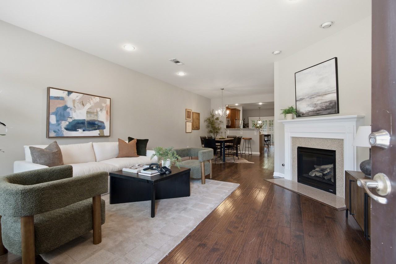 2106 Traemoor Village Ct #1 - Photo 3 of 42