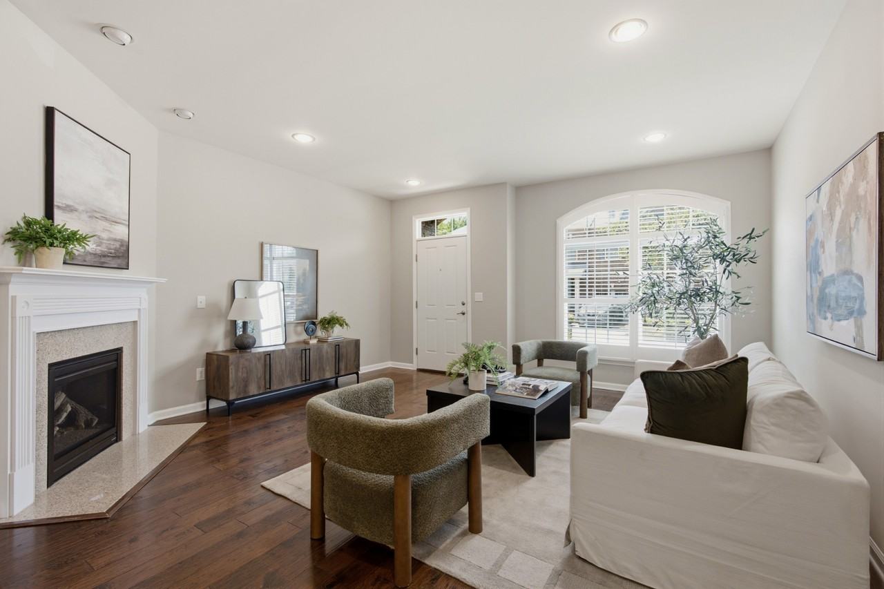 2106 Traemoor Village Ct #1 - Photo 5 of 42