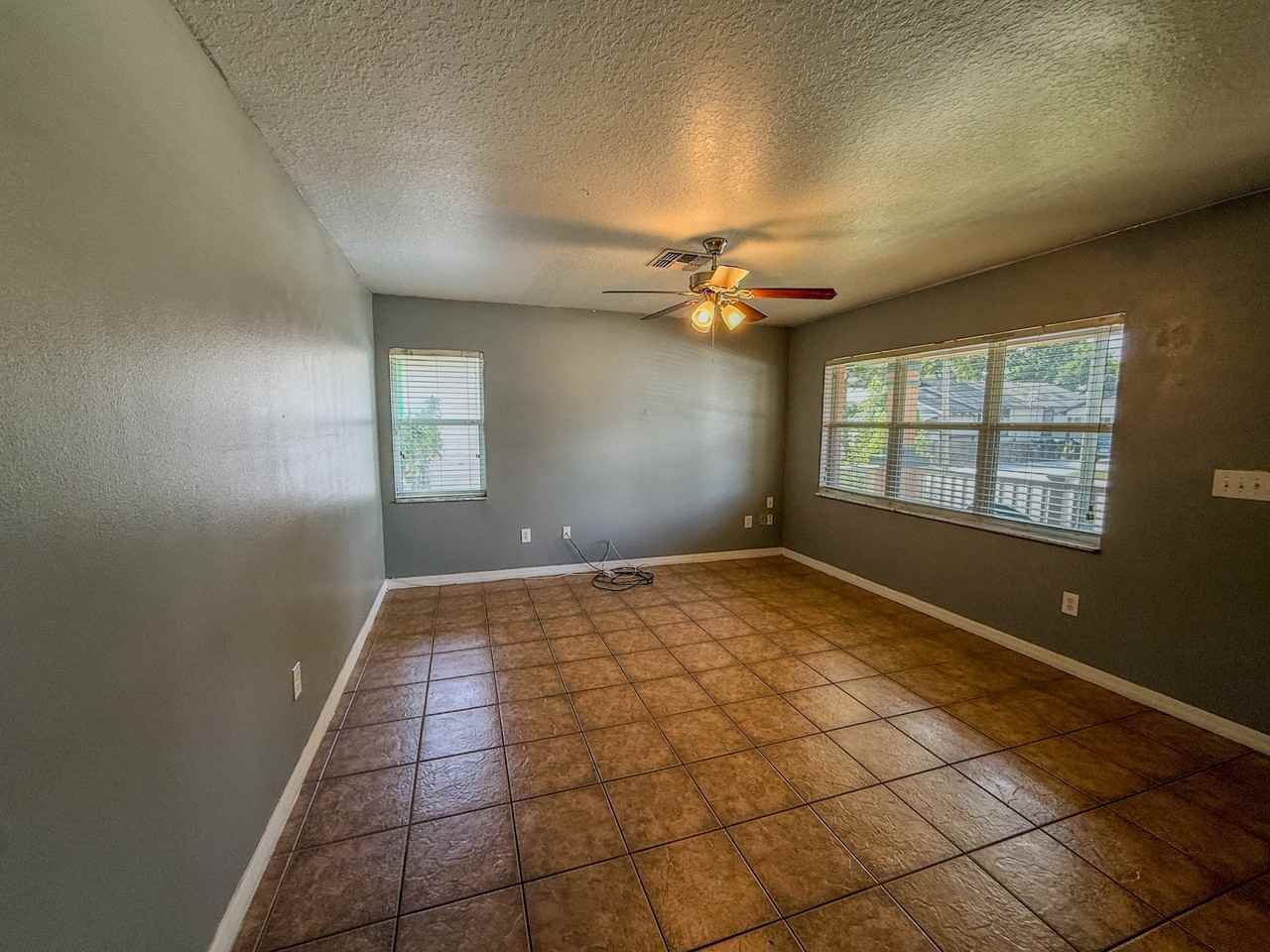 725 Grove Ave #1 - Photo 3 of 7