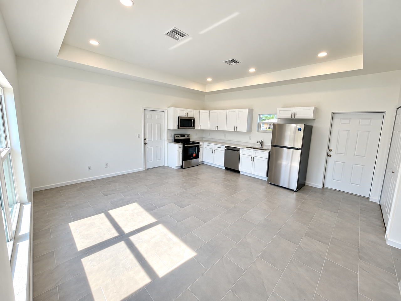 206 Hagan Ave S - Photo 3 of 10