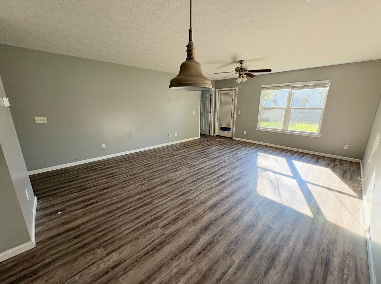 1901 Grant Ave - Photo 2 of 11