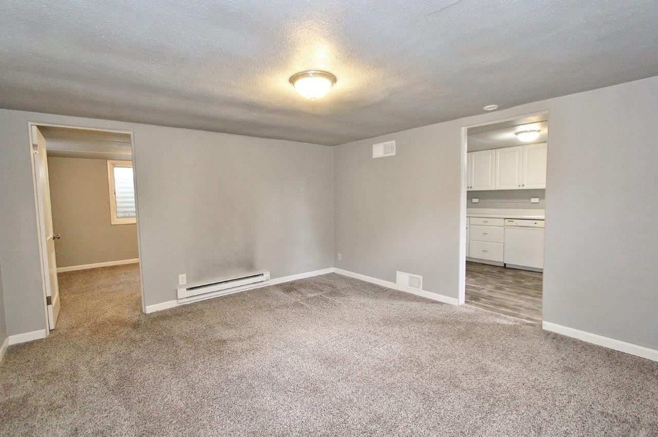 811 E Bird Ave - Photo 2 of 15