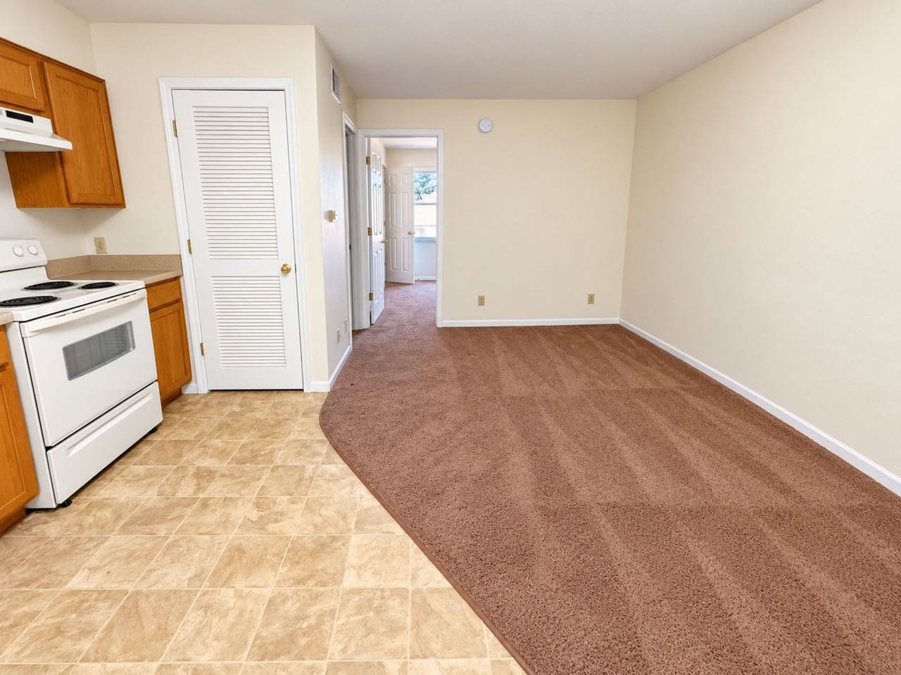 907 907 Southwest Blvd B-6 #6 - Photo 3 of 25