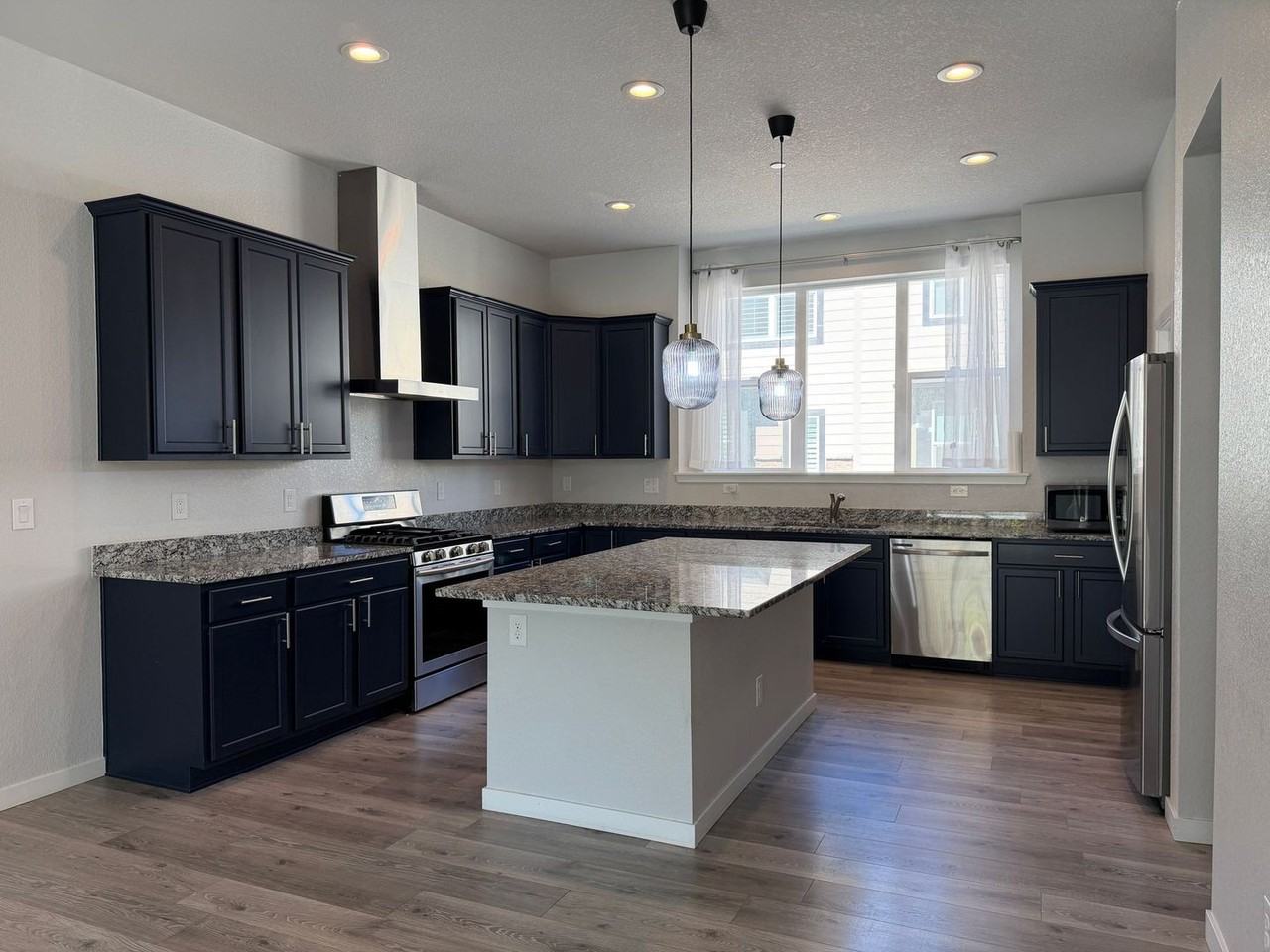 2261 Buttercup Ln - Photo 2 of 26