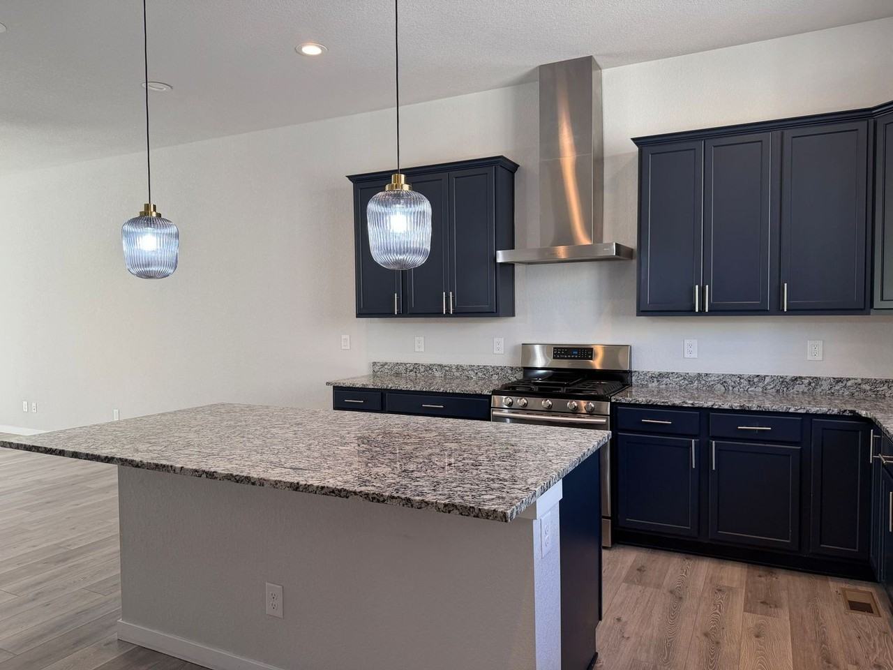 2261 Buttercup Ln - Photo 3 of 26