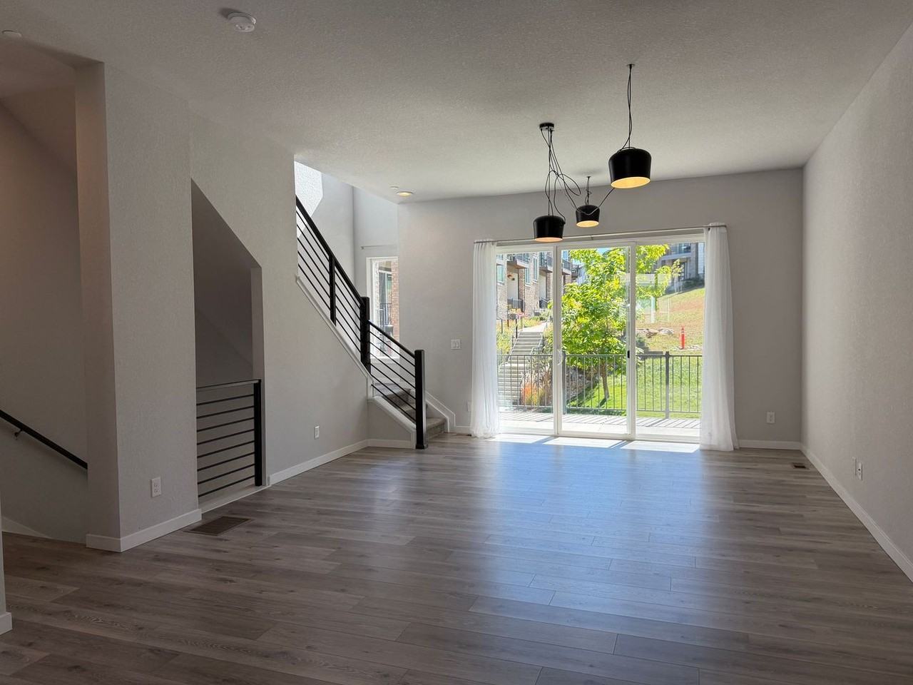 2261 Buttercup Ln - Photo 5 of 26