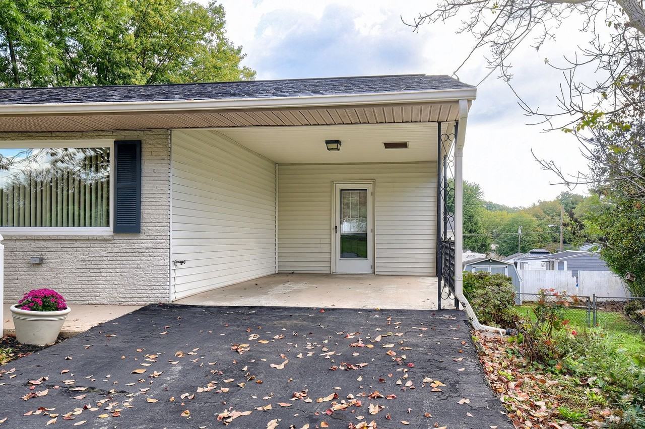 50 Harbo Rd - Photo 4 of 31