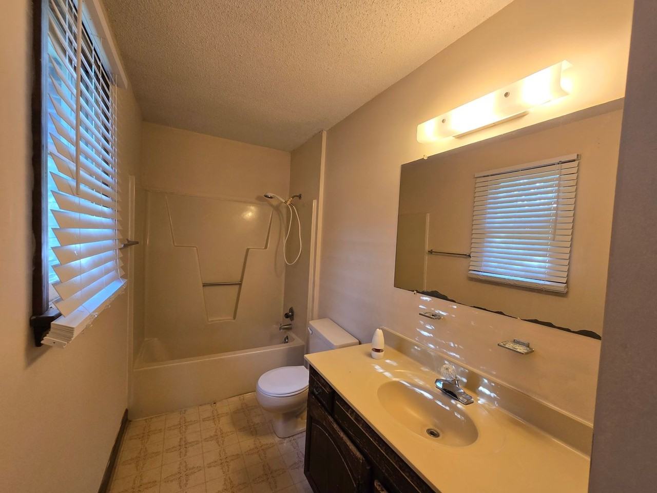 1124 1124 Chesnut Drive - Photo 6 of 7