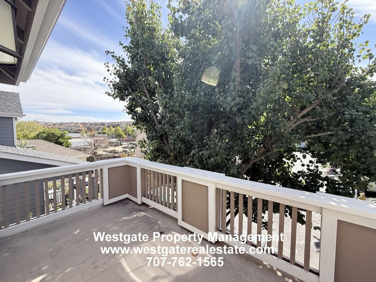 2083 Easton Dr - Photo 6 of 21