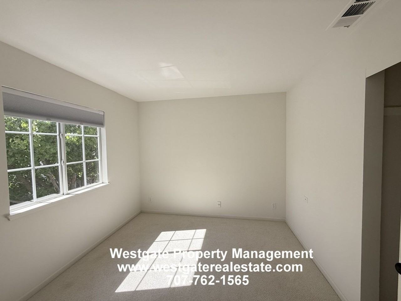 2083 Easton Dr - Photo 7 of 21