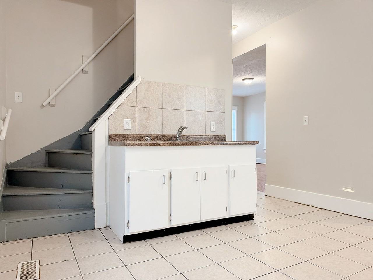 3309 CZKT Home Rentals, LLC:[CZKT][KT][CAG] 3309 Ames Ave - Photo 4 of 39