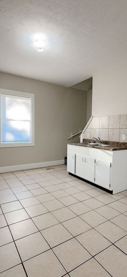 3309 CZKT Home Rentals, LLC:[CZKT][KT][CAG] 3309 Ames Ave - Photo 5 of 39