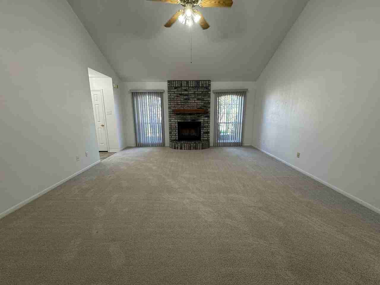 4910 Velma Dr - Photo 5 of 36