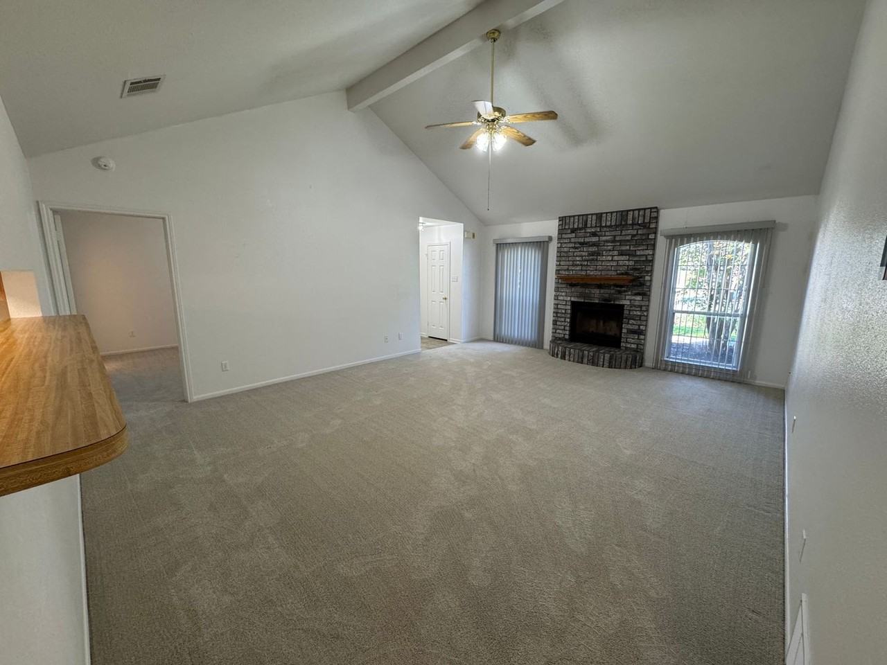4910 Velma Dr - Photo 6 of 36