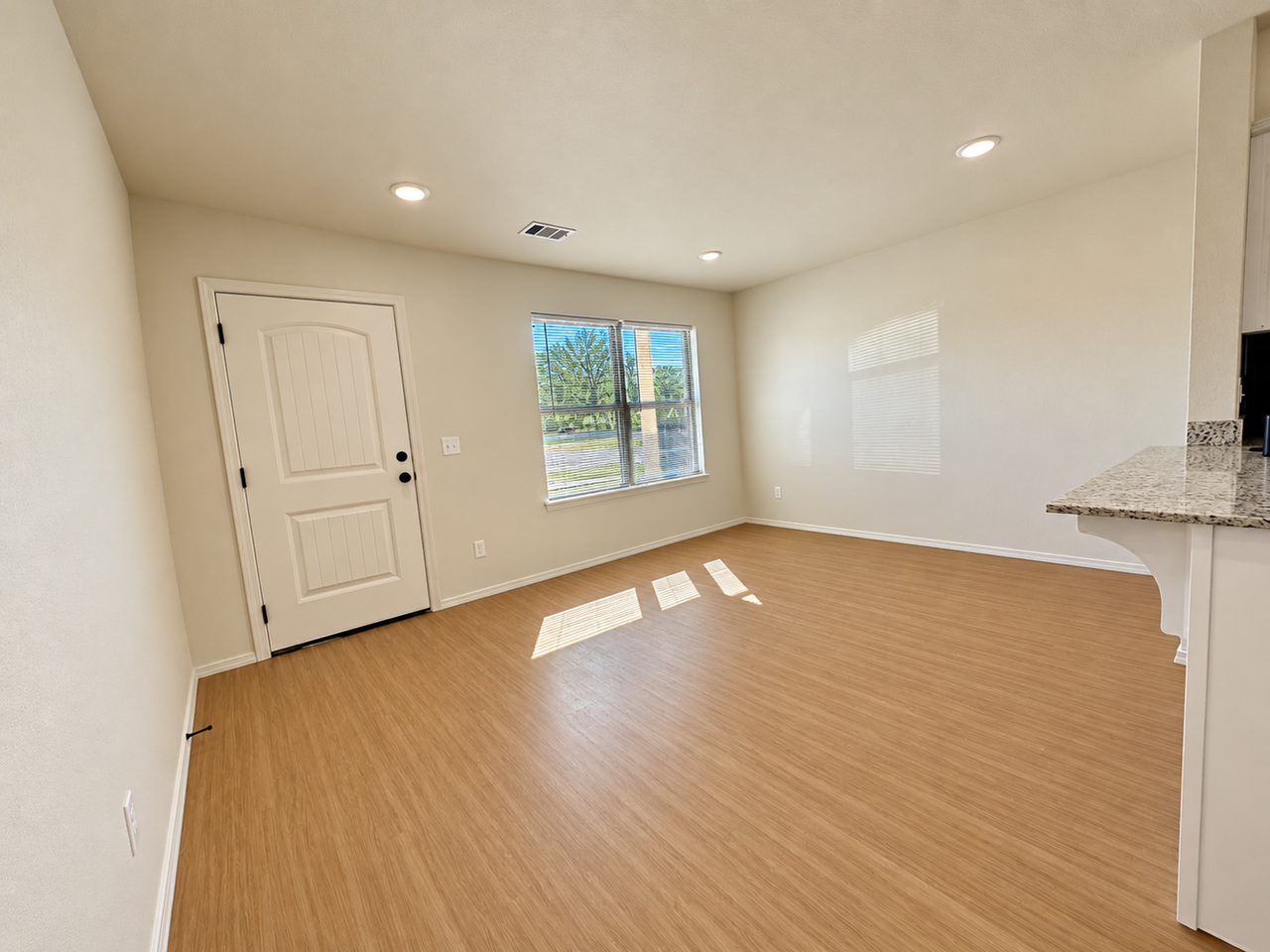 2602 N Center Street - Photo 4 of 26