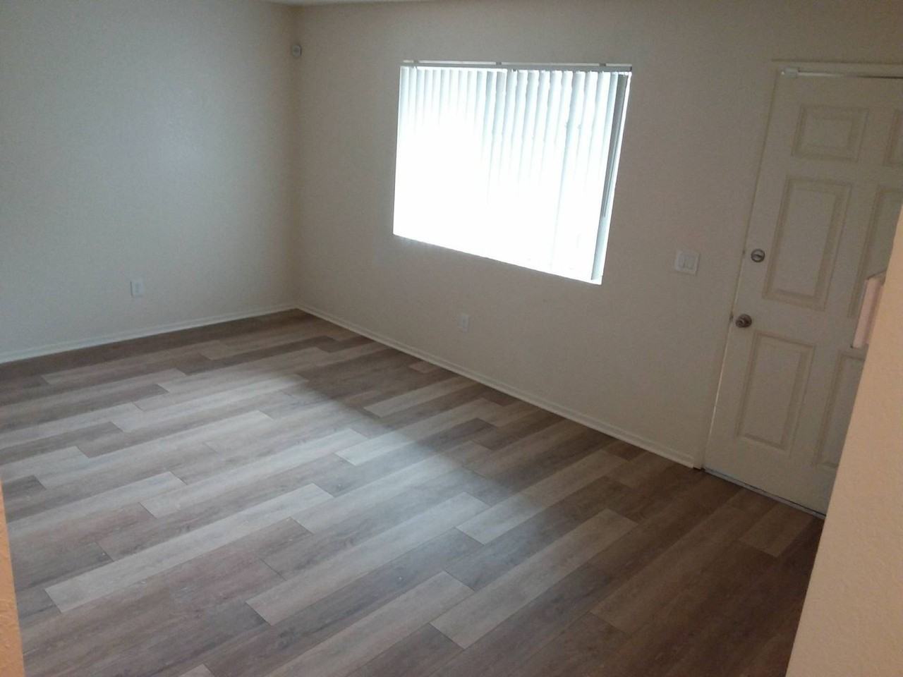 812 Los Reyes Ave - Photo 2 of 13