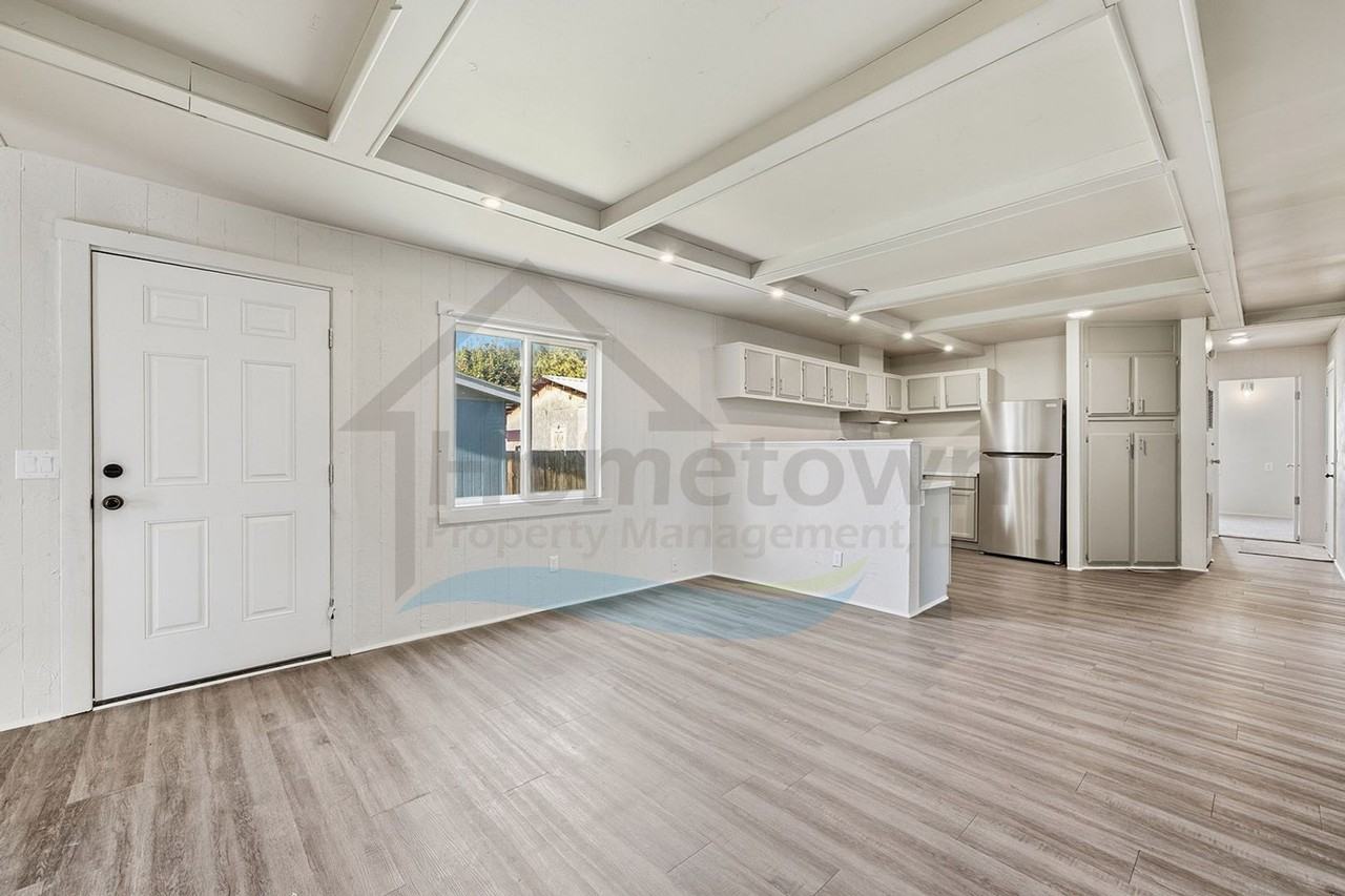 8928 W Meadow Brook Cir - Photo 2 of 12