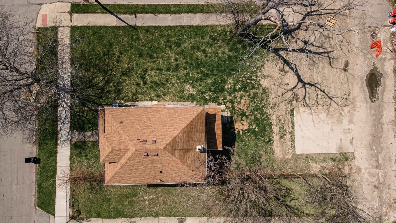 409 Melbourne St - Photo 2 of 18