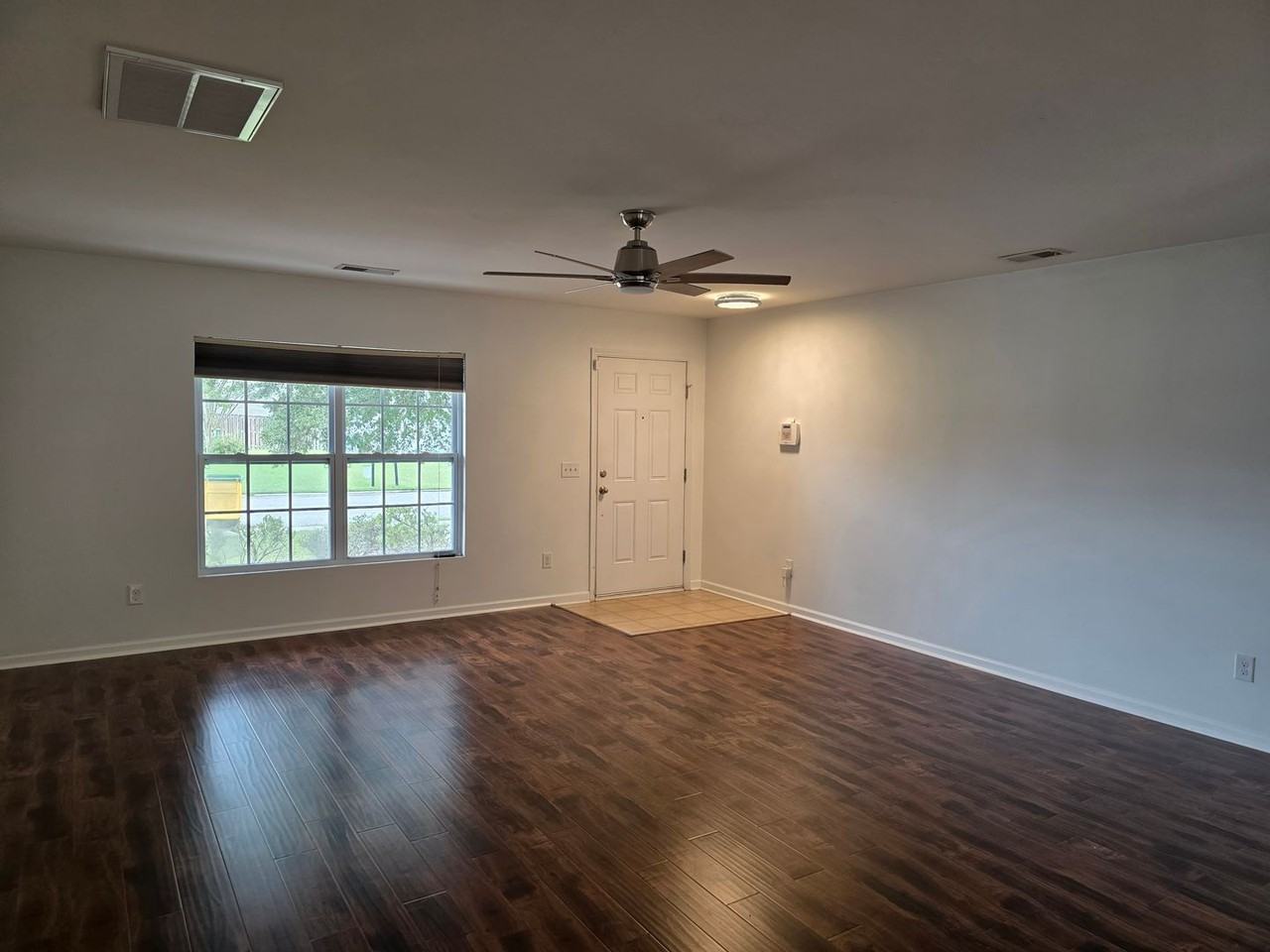 318 Southwilde Way - Photo 3 of 25