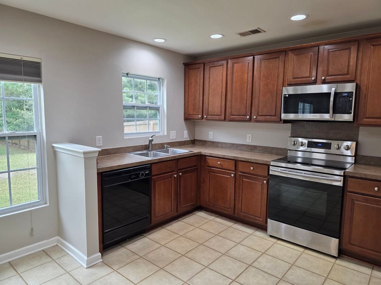 318 Southwilde Way - Photo 7 of 25