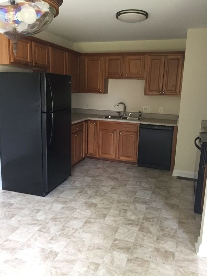 905 S Long St - Photo 2 of 15