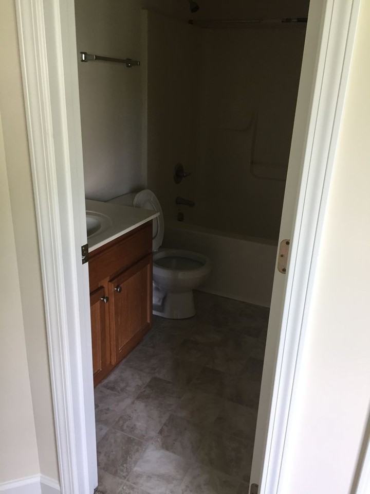 905 S Long St - Photo 4 of 15