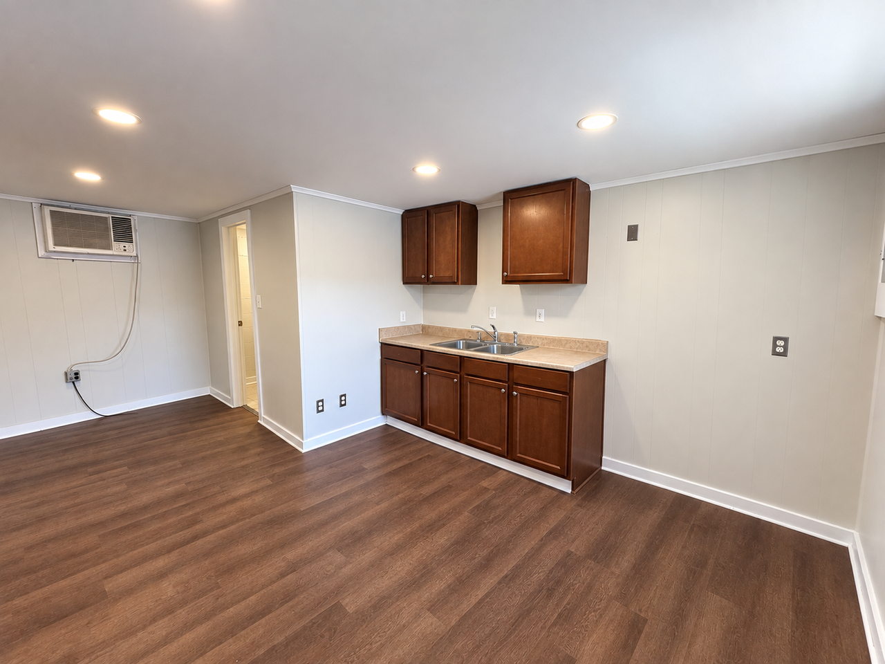 904 Coldwater Rd #6 - Photo 3 of 11
