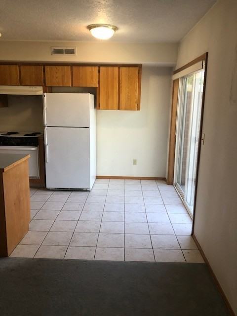 4221 Se Oak St - Photo 5 of 13