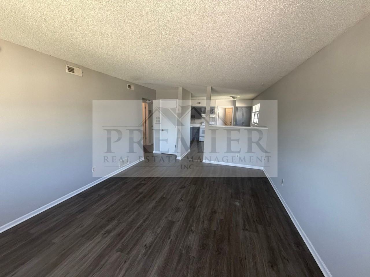 305 N 3rd St #4 - Photo 3 of 13