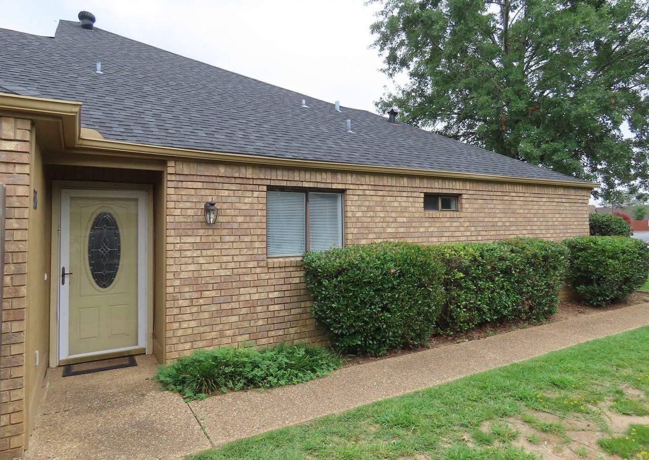 6016 Plantation Dr - Photo 2 of 40