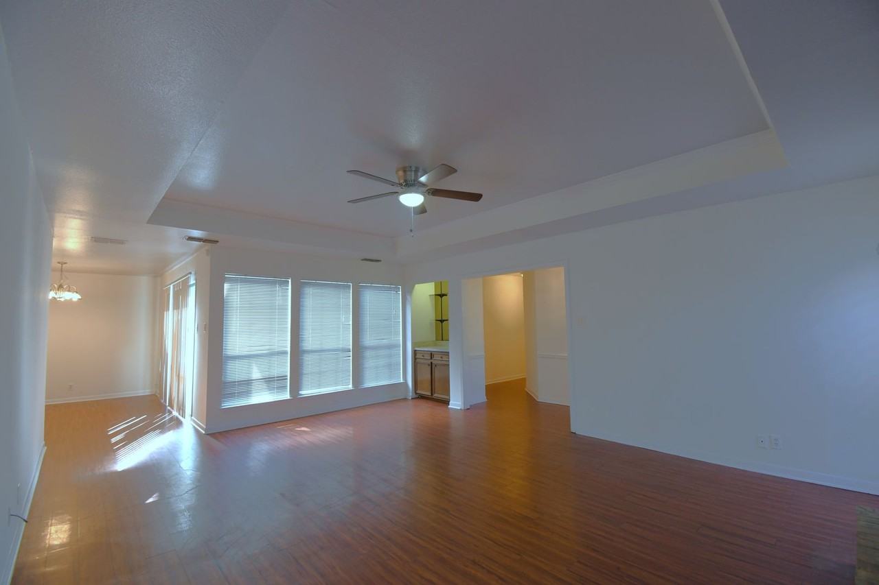 6016 Plantation Dr - Photo 6 of 40