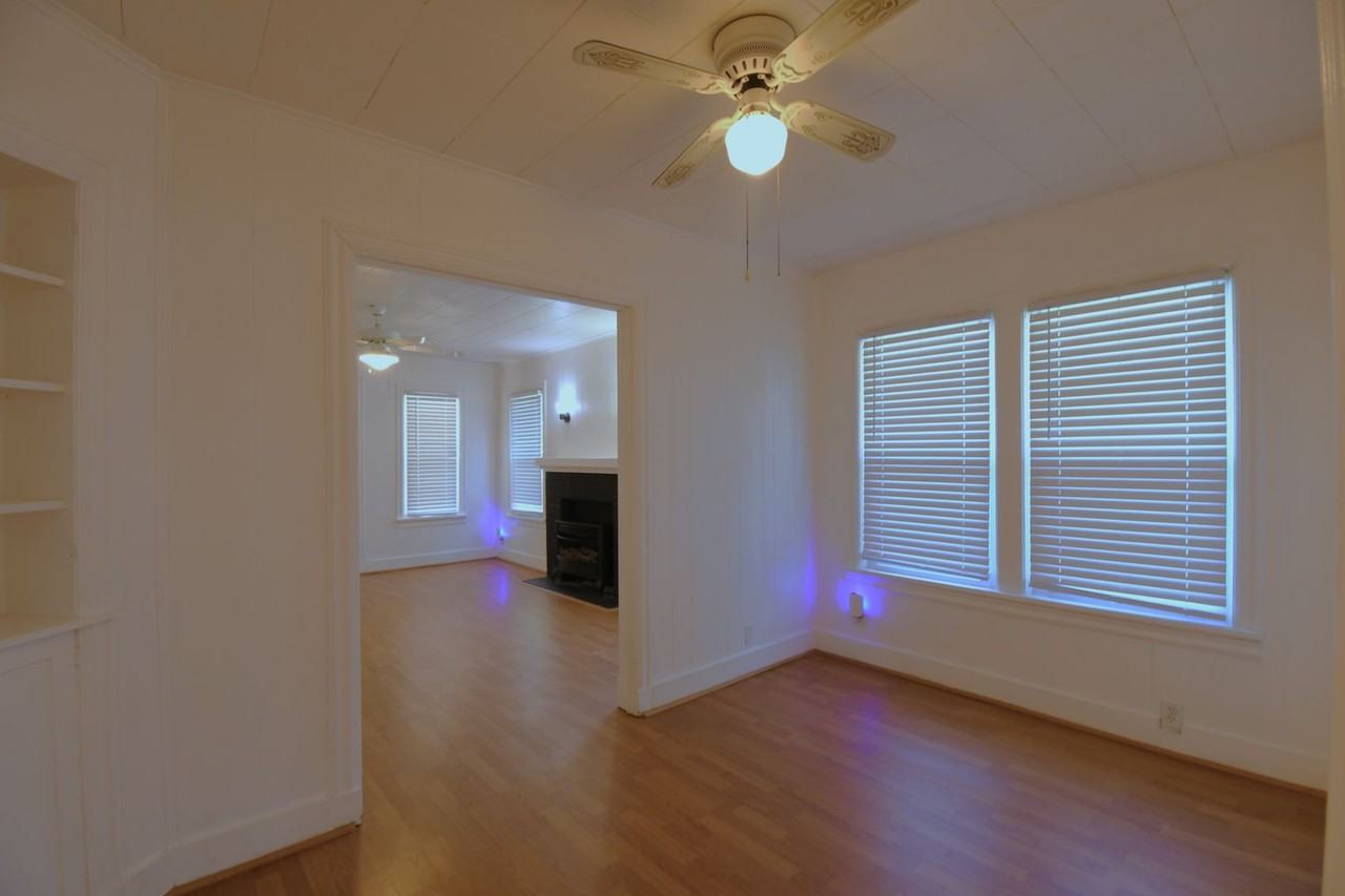 420 E Lake St - Photo 6 of 29