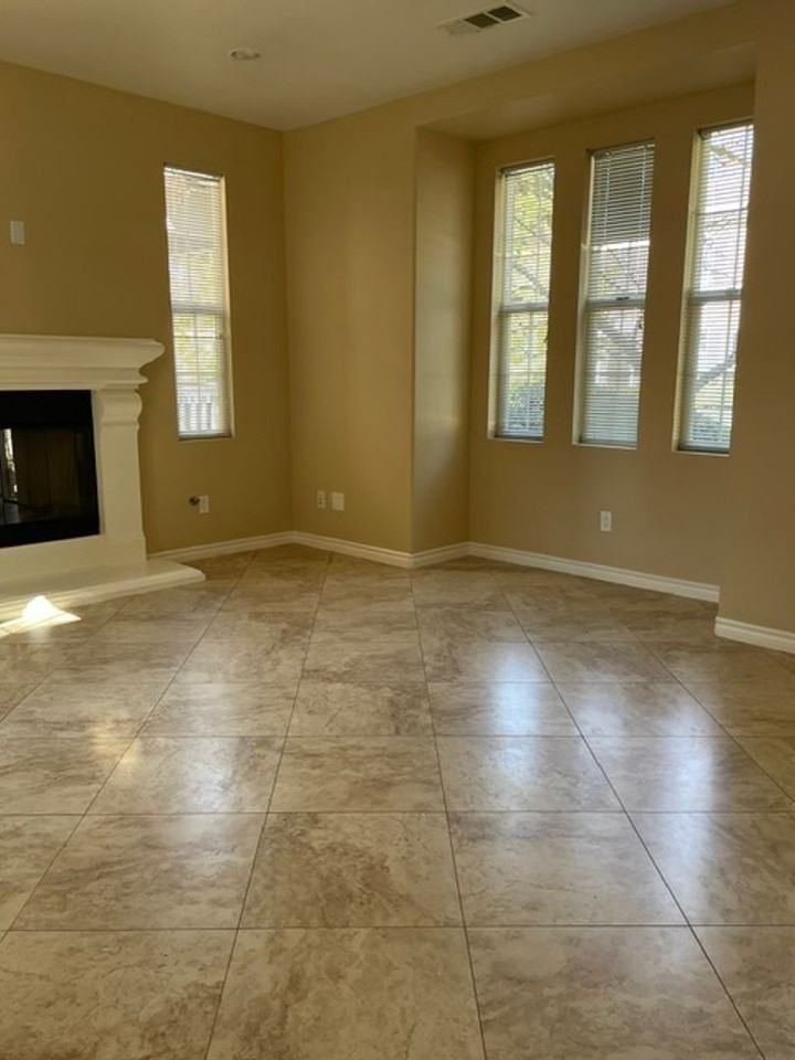8152 Platinum St - Photo 3 of 33