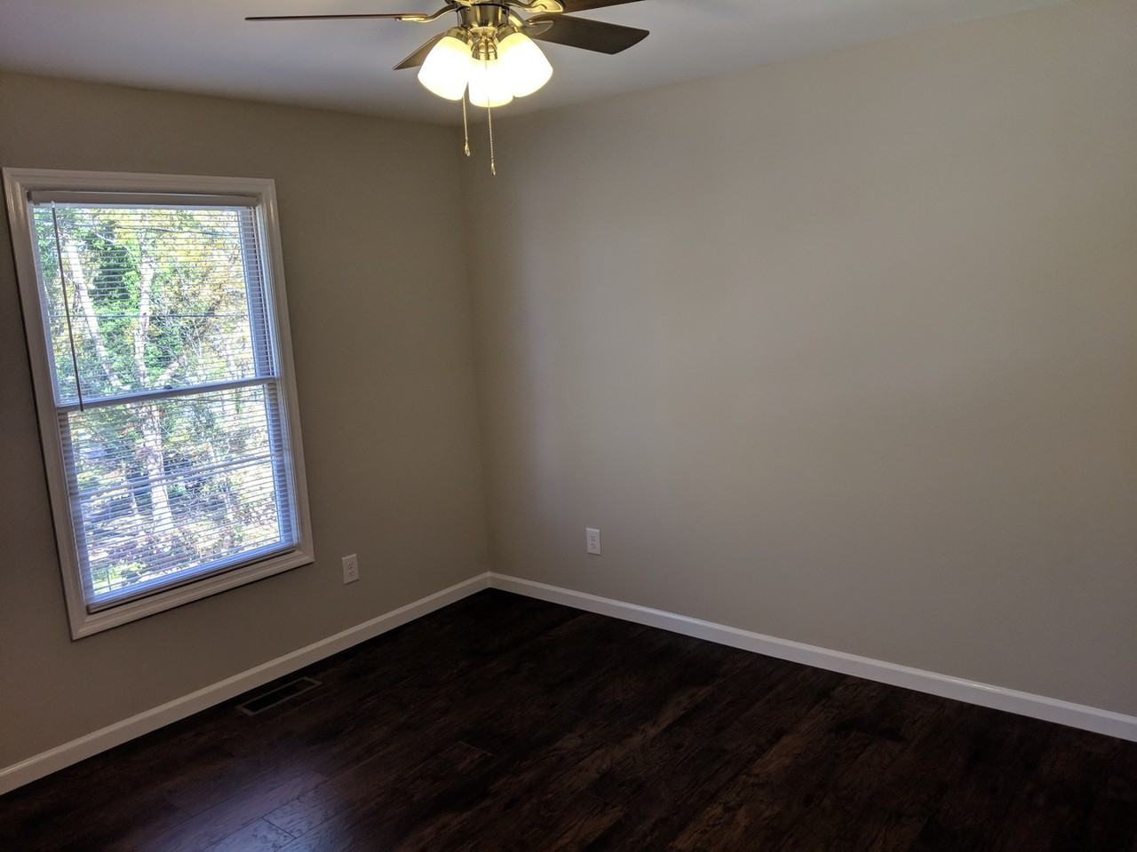25 Small Town Cir - Photo 4 of 8