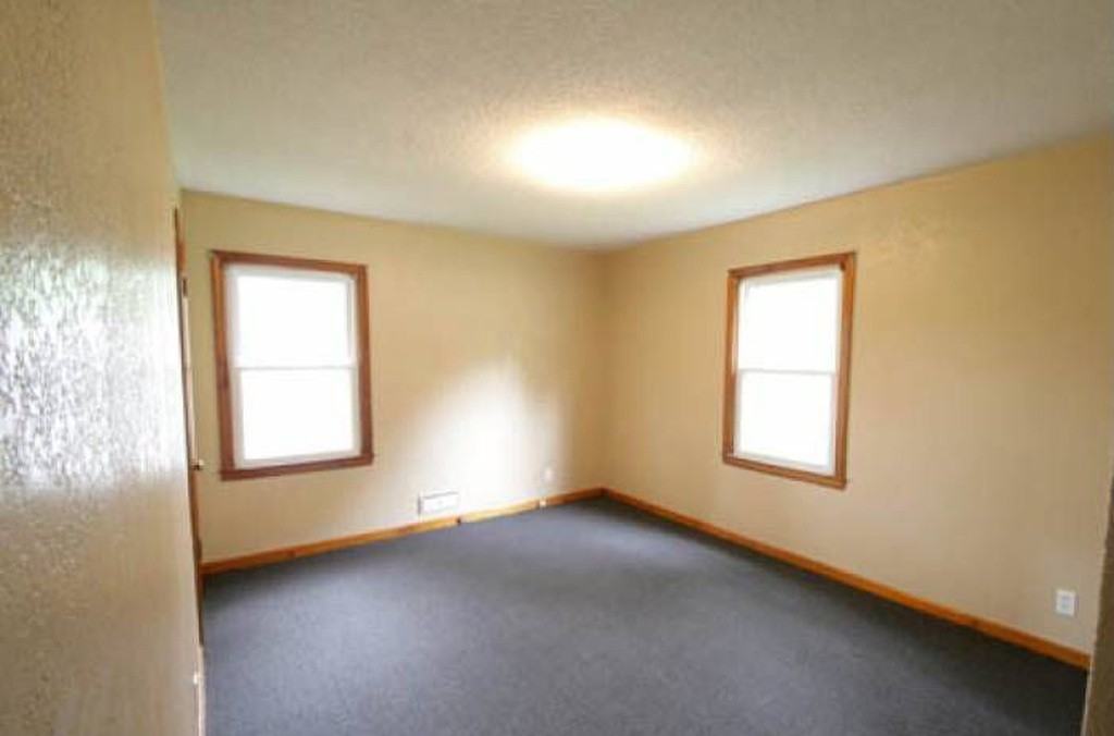 10212 E 68th Ter - Photo 6 of 7