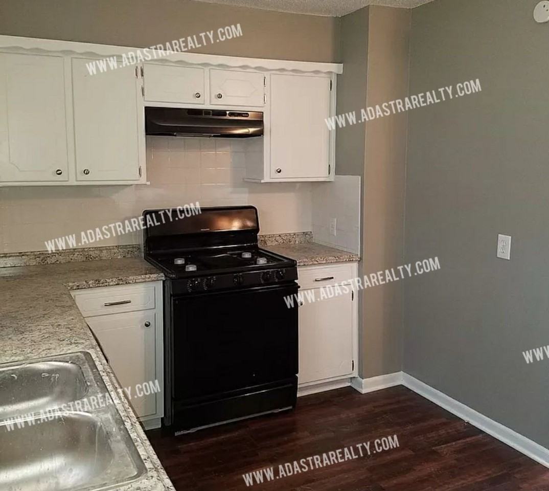 1516 E Elizabeth St - Photo 5 of 17